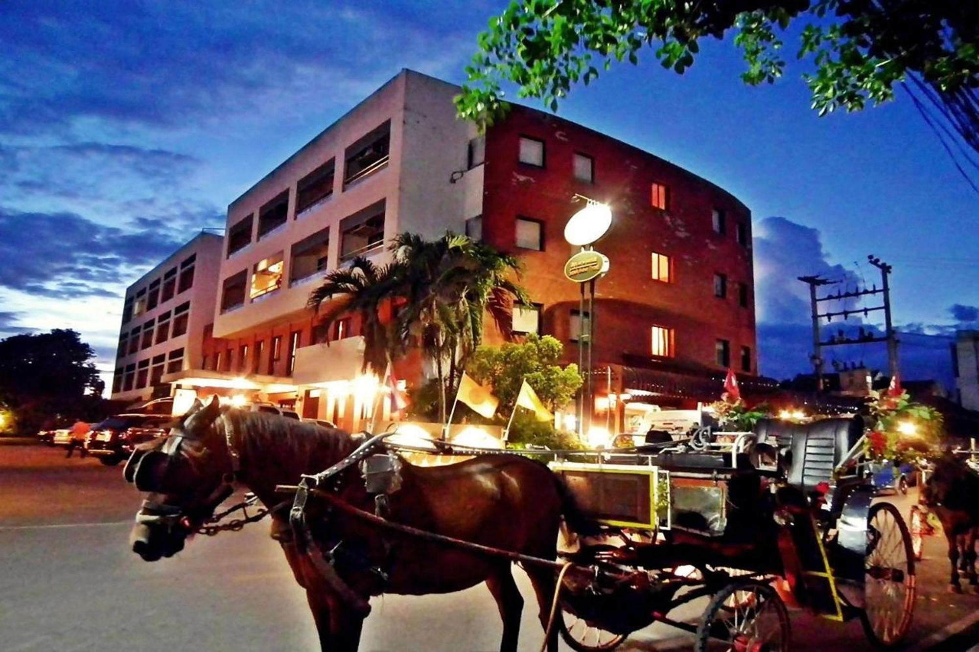 Lemo Hotel Serpong Tangerang Dış mekan fotoğraf